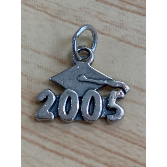 .925 Graduate 2005 Sterling Silver Jewelry Charm - Picture 1 of 4